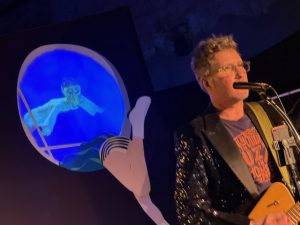 MARTINMARTIN en concert SOLO SLOW : vidéo, décor et chant.